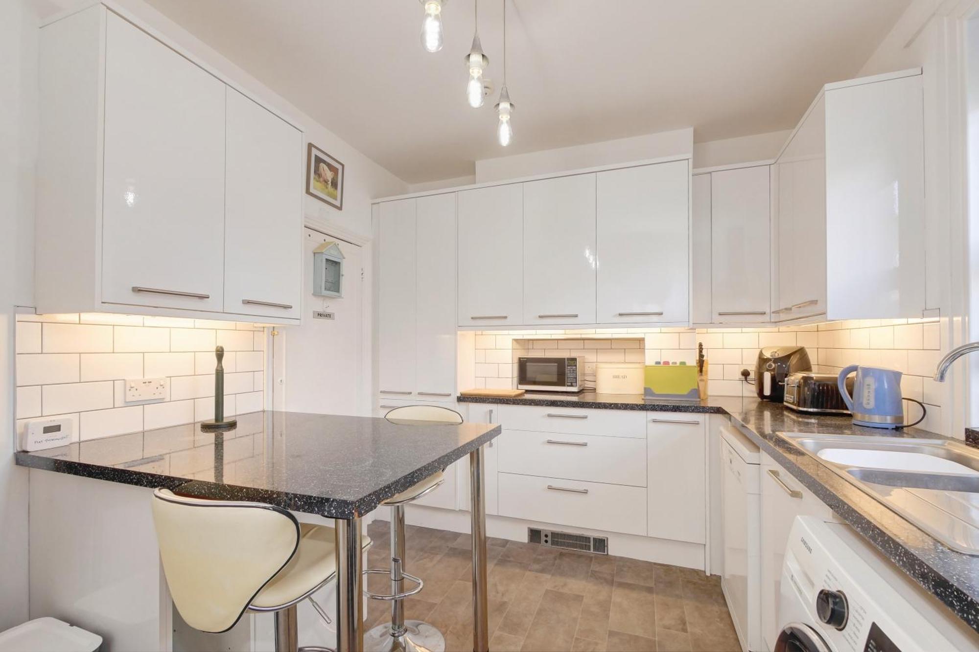 Bay Lodge Guest House Eastbourne Oda fotoğraf