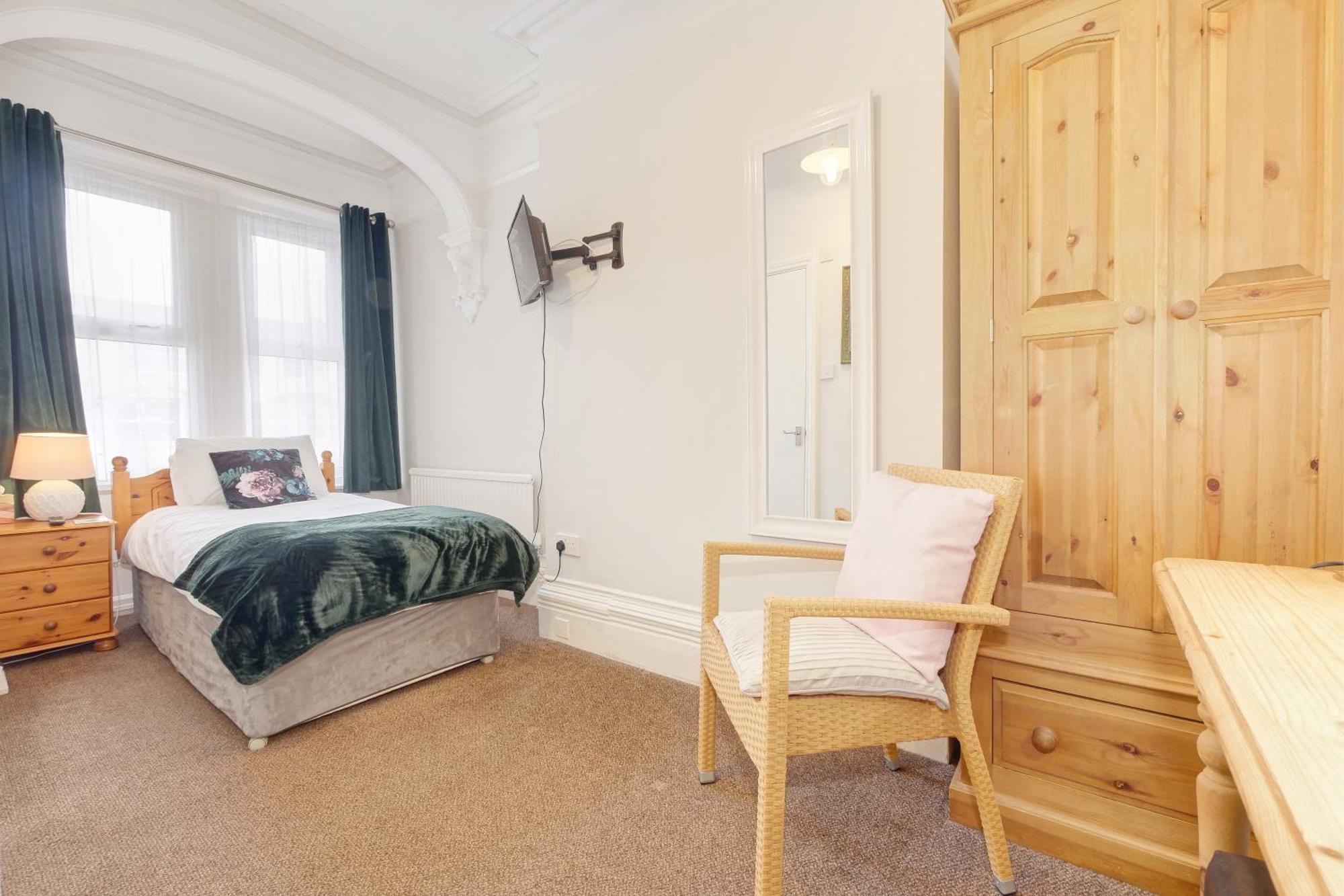 Bay Lodge Guest House Eastbourne Oda fotoğraf